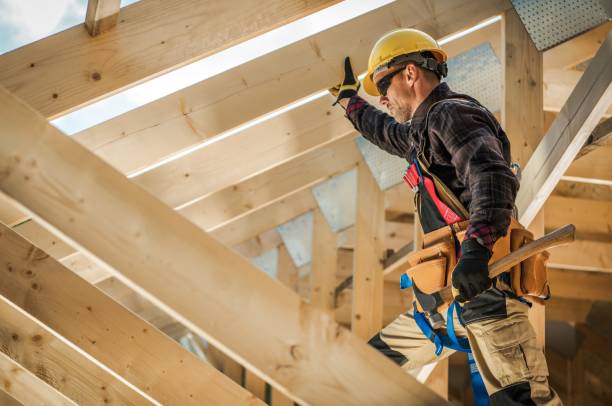 Best Roof Gutter Cleaning  in Lindsay, CA